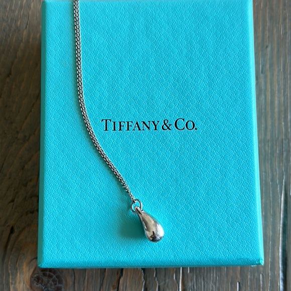 Tiffany & Co. Jewelry - Vintage Tiffany & Co Elsa Peretti Sterling Silver Tear Drop Necklace